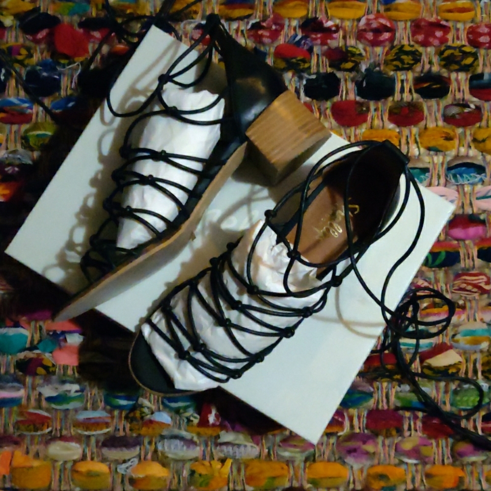 Shellys London Blk leather strappy lace up sandal